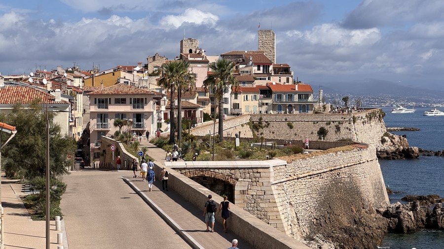 Antibes – co zobaczyć? Starówka w murach, Port Vauban i Muzeum Picassa