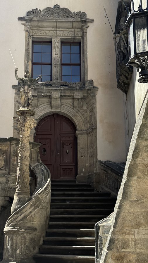 Renesansowe schody i portal Starego Ratusza w Görlitz