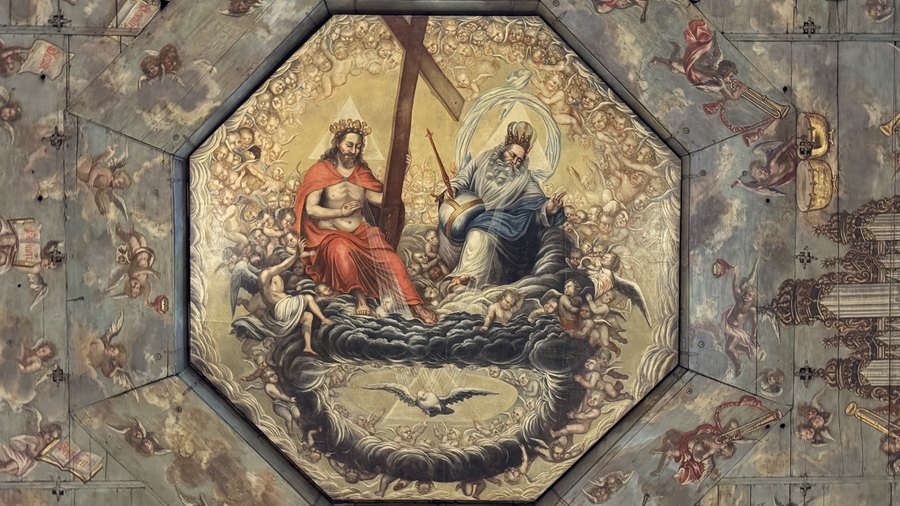 Malowidło Trójcy Świętej na drewnianym stropie Kościoła Pokoju