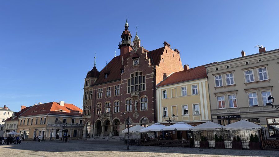 Tarnowskie Góry – co warto zobaczyć? Kopalnia Srebra, Rynek i pałac w Świerklańcu
